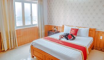 Ngoc Han Hotel By The Moment