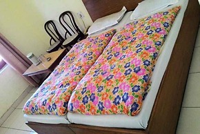 Goroomgo Zen Oaks Homestay Café Almora
