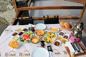 Teona Caglayan Bungalov