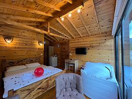 Teona Caglayan Bungalov