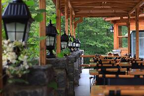 Teona Caglayan Bungalov