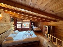 Teona Caglayan Bungalov