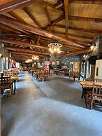 Teona Caglayan Bungalov