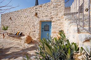 Lithos Stone Suites