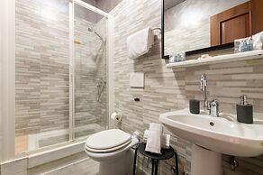 4-bdr Apt Among Colosseum&termini 10-people