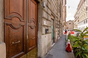 4-bdr Apt Among Colosseum&termini 10-people