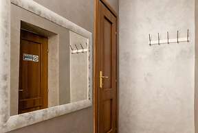 4-bdr Apt Among Colosseum&termini 10-people