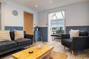 Cartwright s Cottage - Indoor Pool Sports Courts Play Park