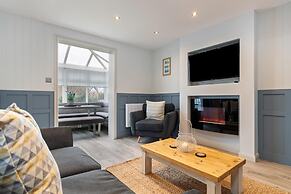 Cartwright s Cottage - Indoor Pool Sports Courts Play Park