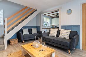 Cartwright s Cottage - Indoor Pool Sports Courts Play Park