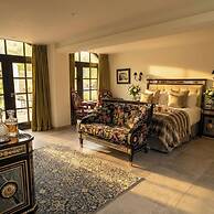 Weston Manor Hotel