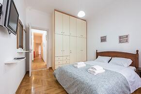 Pagkrati 2 bedroom apartment for 4 persons