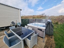 Butterfly 3-bed Hot Tub Lodge in Northumberland