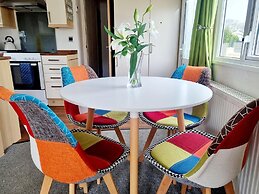 Apple Tree Lodge, Hot Tub, 3 Bedroom, 2 Bars