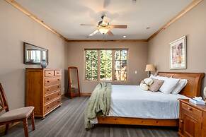 Modern Condo- Jacuzzi Tub SM #201 by Bear Valley Vacation Rentals