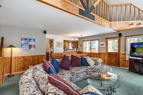 Spacious Cabin Sleeps up to 12! - Sky High #86 by Bear Valley Vacation