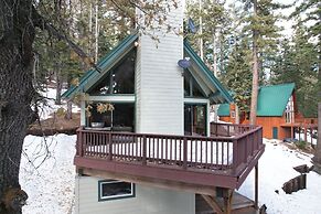 Spacious Cabin Sleeps up to 12! - Sky High #86 by Bear Valley Vacation