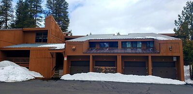 Sunny, Spacious & Pet Friendly - Creekside #39 by Bear Valley Vacation