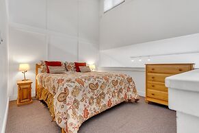 Stylish, Remodeled Condo - Creekside #14 by Bear Valley Vacation Renta