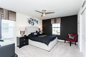 5 bedroom home is ideal for an elegant vacation 5 Villa by RedAwning