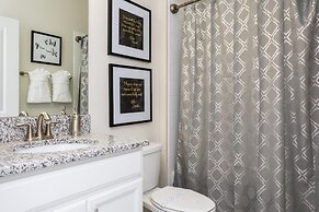 5 bedroom home is ideal for an elegant vacation 5 Villa by RedAwning