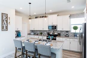 5 bedroom home is ideal for an elegant vacation 5 Villa by RedAwning