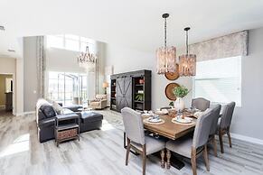 5 bedroom home is ideal for an elegant vacation 5 Villa by RedAwning