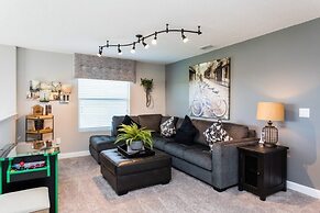 5 bedroom home is ideal for an elegant vacation 5 Villa by RedAwning