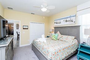 5 bedroom home is ideal for an elegant vacation 5 Villa by RedAwning