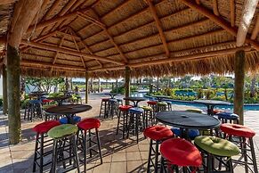 5 bedroom home is ideal for an elegant vacation 5 Villa by RedAwning