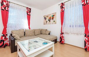 Beautiful Home in Rakovica With 1 Bedrooms, Jacuzzi and Wifi