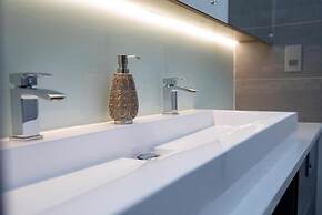 The Vanguard - York Residence