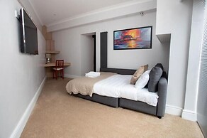 The Vanguard - York Residence