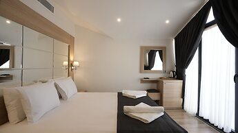 Alesta Seaside Residence