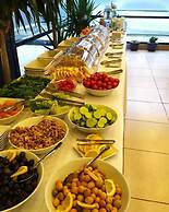 Alesta Seaside Residence