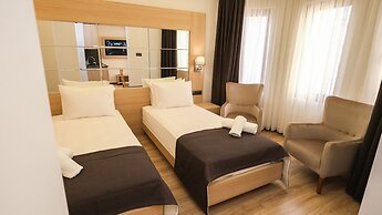 Alesta Seaside Residence