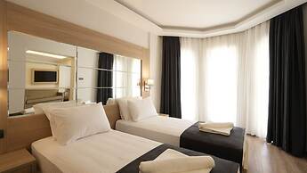 Alesta Seaside Residence