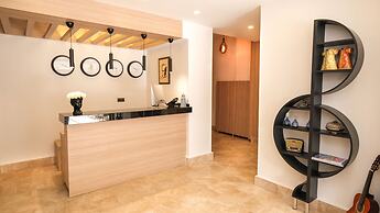 Alesta Seaside Residence