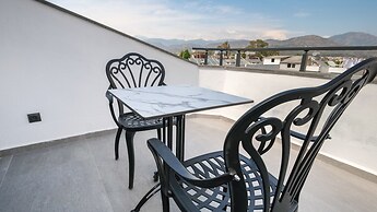 Alesta Seaside Residence