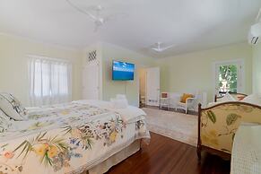 New Live Oak Cottage/beach/downtown/pool/shops/cafés