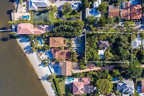 New Live Oak Cottage/beach/downtown/pool/shops/cafés