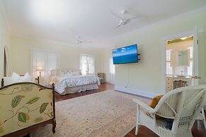 New Live Oak Cottage/beach/downtown/pool/shops/cafés