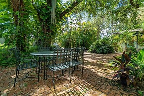 New Live Oak Cottage/beach/downtown/pool/shops/cafés