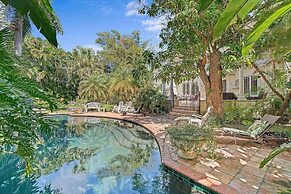 New Live Oak Cottage/beach/downtown/pool/shops/cafés