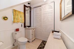 New Live Oak Cottage/beach/downtown/pool/shops/cafés