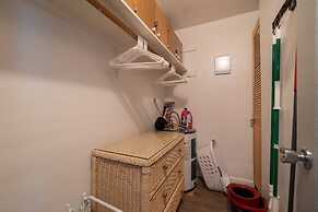 Mid Mari - Gorgeous Nautical Condo Near Beach, Shops & Restaurants- Co