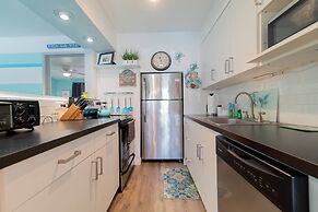 Mid Mari - Gorgeous Nautical Condo Near Beach, Shops & Restaurants- Co