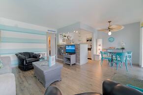 Mid Mari - Gorgeous Nautical Condo Near Beach, Shops & Restaurants- Co