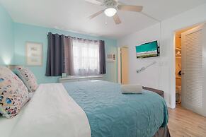 Mid Mari - Gorgeous Nautical Condo Near Beach, Shops & Restaurants- Co