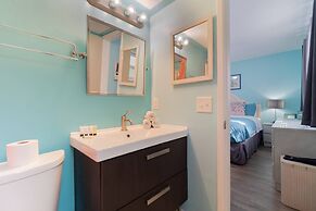 Mid Mari - Gorgeous Nautical Condo Near Beach, Shops & Restaurants- Co